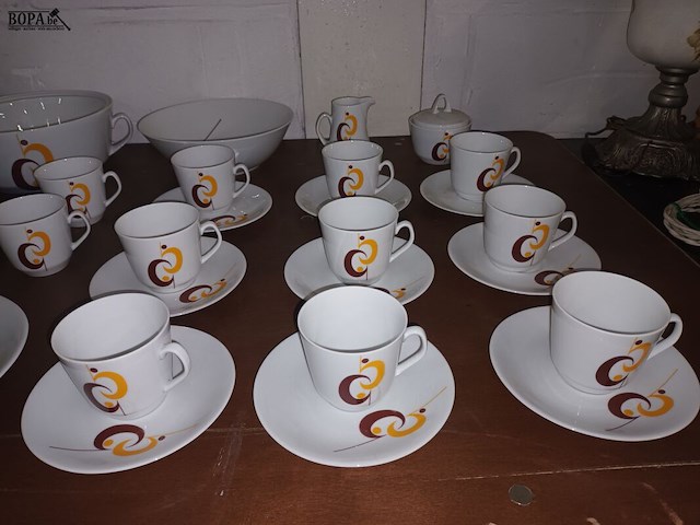 Lot 410 - retro eetservies bavaria. 61 stuks - afbeelding 2 van  4