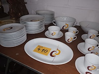 Lot 410 - retro eetservies bavaria. 61 stuks - afbeelding 3 van  4