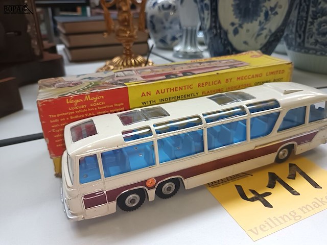 Lot 411 - dinky supertoys bus - afbeelding 3 van  3