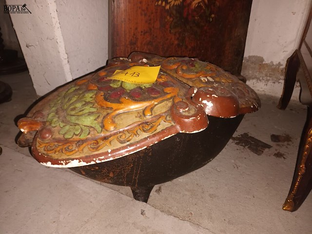 Lot 413 - gietijzeren kolenbak - afbeelding 2 van  4