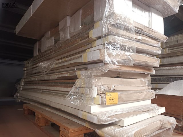 Lot 413 - lattenbodems. 15 stuks - afbeelding 3 van  6