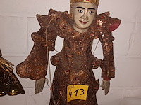 Lot 413 - pop op sokkel - afbeelding 1 van  3