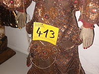 Lot 413 - pop op sokkel - afbeelding 3 van  3