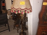 Lot 414 - antieke vloerlamp - afbeelding 1 van  5