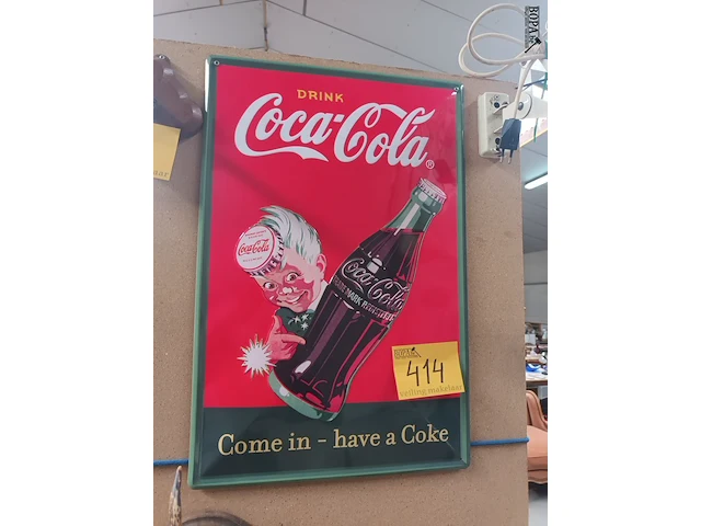 Lot 414 - blikken coca-cola reclamebord - afbeelding 1 van  4