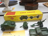 Lot 414 - dinky toys militair voertuig - afbeelding 2 van  3