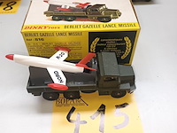 Lot 415 - dinky toys berliet gazelle lance missile - afbeelding 1 van  3