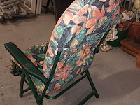 Lot 415 - vouwbare tuinzetel met kussen - afbeelding 2 van  3