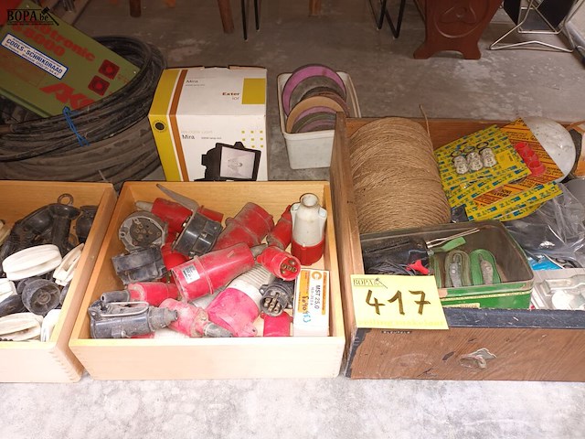 Lot 417 - doe-het-zelf materiaal - afbeelding 1 van  4