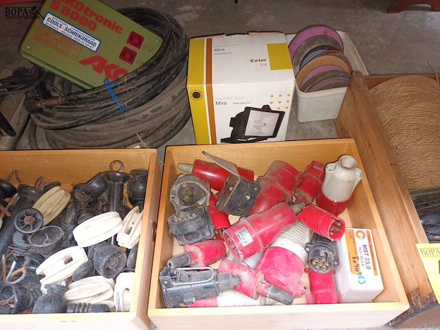 Lot 417 - doe-het-zelf materiaal - afbeelding 3 van  4