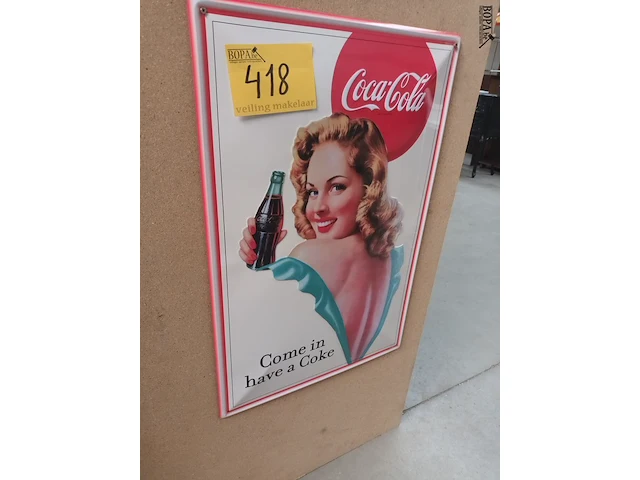 Lot 418 - blikken coca-cola reclamebord - afbeelding 2 van  4