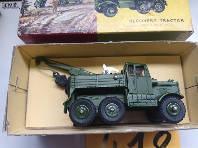 Lot 418 - dinky supertoys recovery tractor - afbeelding 2 van  3