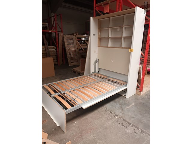 Lot 418 - kast met opklapbed - afbeelding 1 van  4