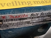 Lot 42 - bandschuurmachine makita - afbeelding 3 van  3