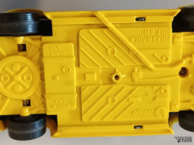 Lot 42 - burago golf en fiat. 2 stuks - afbeelding 9 van  9