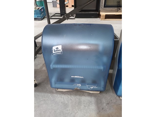 Lot 42 - handdoekpapier dispenser lotus. 3 stuks - afbeelding 2 van  3