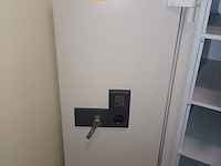 Lot 42 - kluis vds - afbeelding 1 van  4