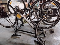 Lot 42 - koersfiets specialized met onderdelen chimano + extra wiel - afbeelding 1 van  6