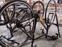 Lot 42 - koersfiets specialized met onderdelen chimano + extra wiel - afbeelding 2 van  6