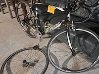 Lot 42 - koersfiets specialized met onderdelen chimano + extra wiel - afbeelding 6 van  6