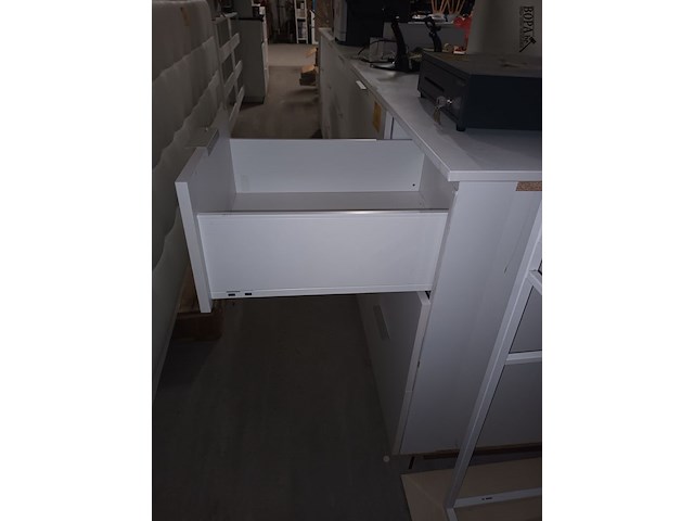 Lot 42 - ladekast blum - afbeelding 2 van  3