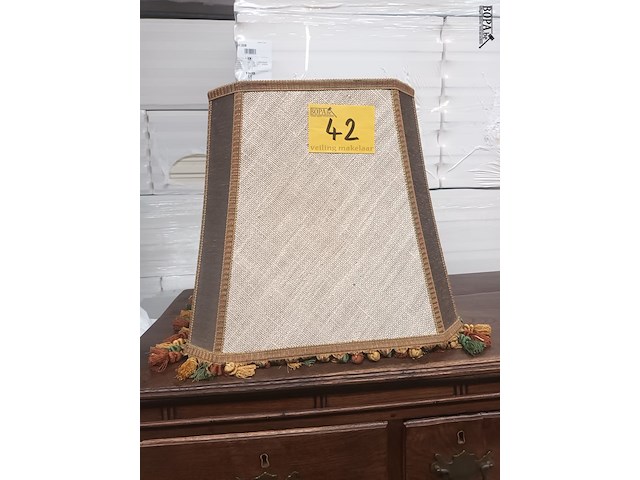 Lot 42 - lampenkap - afbeelding 3 van  3