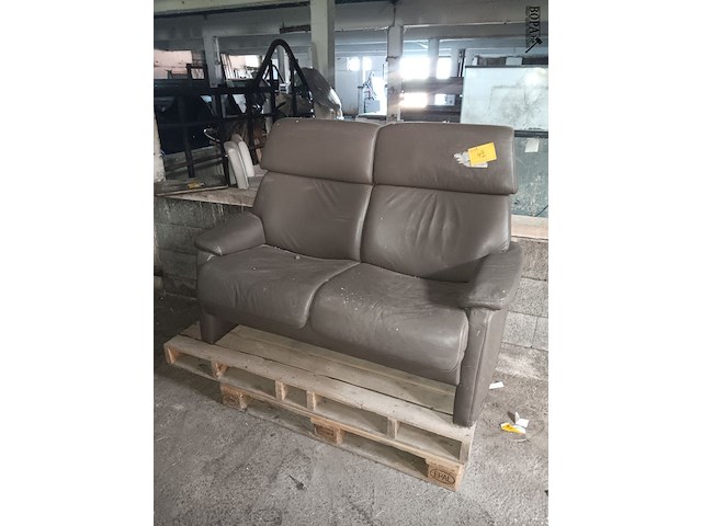 Lot 42 - lederen 2-zit - afbeelding 1 van  1