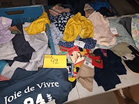 Lot 42 - lot kledij - afbeelding 1 van  6