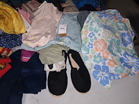 Lot 42 - lot kledij - afbeelding 2 van  6