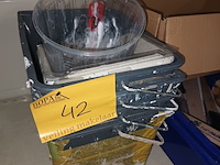 Lot 42 - lot schildersgereedschap - afbeelding 6 van  6