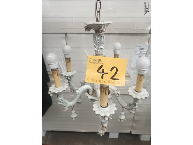 Lot 42 - luster in porselein - afbeelding 1 van  5