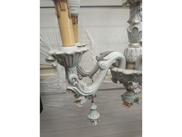 Lot 42 - luster in porselein - afbeelding 2 van  5