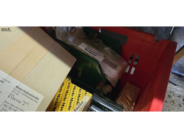 Lot 42 - miele diverse onderdelen - afbeelding 7 van  8