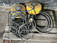 Lot 42 - set haspels en verlengkabel