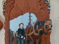 Lot 42 - terracotta wanddecoratie, 4 stuks - afbeelding 2 van  5