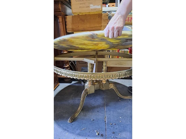 Lot 42 - vintage hollywood regency-stijl '70 salontafel messing onder - afbeelding 3 van  3