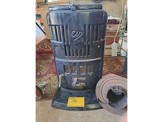 Lot 42 - vintage potkachel in zwart geëmailleerd gietijzer merk minim - afbeelding 4 van  4
