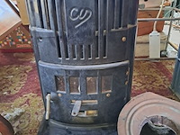 Lot 42 - vintage potkachel in zwart geëmailleerd gietijzer merk minim - afbeelding 4 van  4