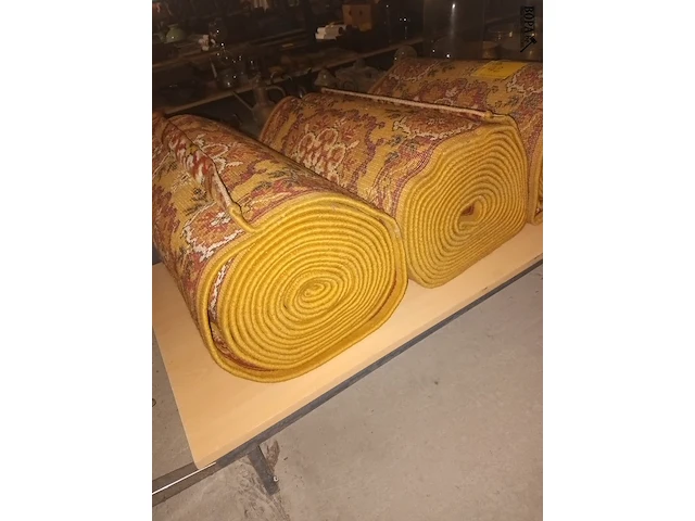 Lot 42 - vintage rollen tapijt. 3 stuks - afbeelding 3 van  3