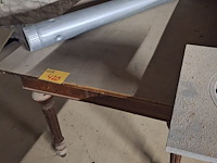 Lot 420 - houten keukentafel - afbeelding 1 van  1