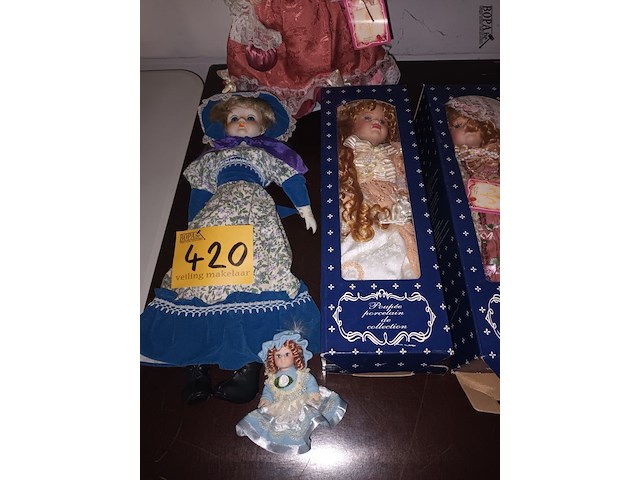 Lot 420 - poppen. 6 stuks - afbeelding 3 van  4