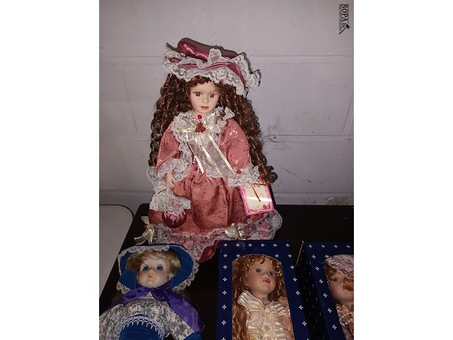 Lot 420 - poppen. 6 stuks - afbeelding 4 van  4