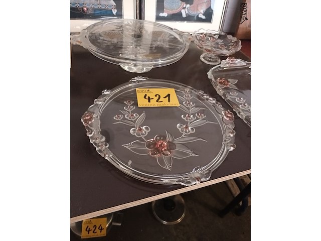 Lot 421 - glazen plateau en schalen. 4 stuks - afbeelding 5 van  5