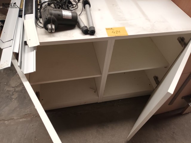 Lot 421 - kastje witte melamine - afbeelding 3 van  3