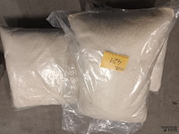 Lot 421 - wollen kussens. 3 stuks. - afbeelding 1 van  4