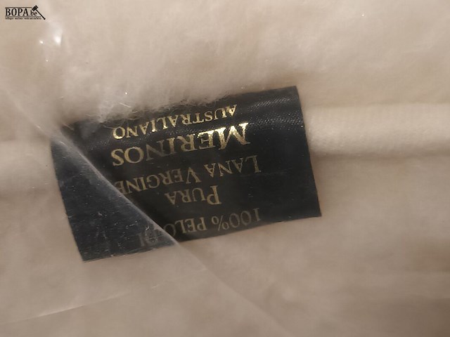 Lot 421 - wollen kussens. 3 stuks. - afbeelding 3 van  4