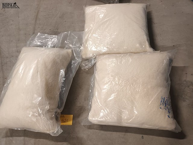 Lot 421 - wollen kussens. 3 stuks. - afbeelding 4 van  4