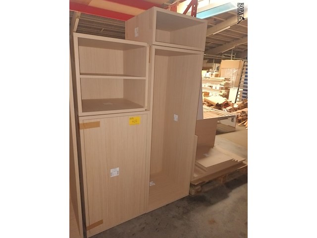 Lot 422 - modulaire kasten - afbeelding 1 van  2