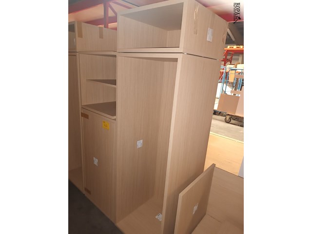 Lot 422 - modulaire kasten - afbeelding 2 van  2