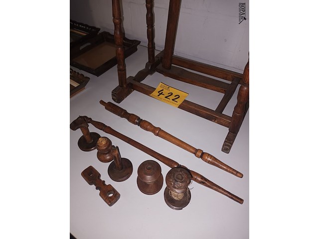 Lot 422 - spinnewiel - afbeelding 3 van  4